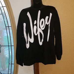 Long sleeve, loose sweatshirt